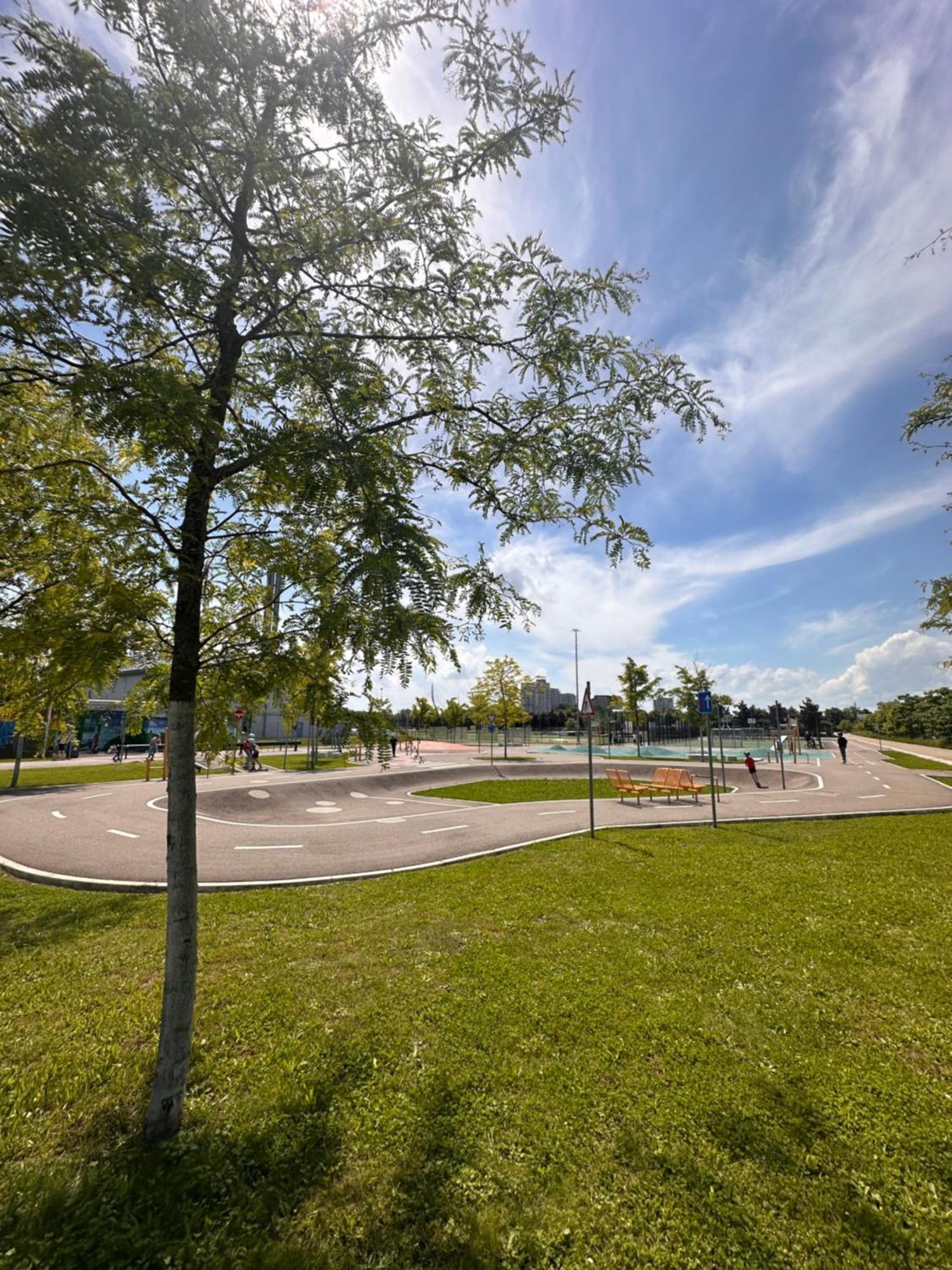 Amao-Brown I Exklusives City-Apartment I 85Qm I Privatparkplatz & Komfort I King-Size Bed Лар Экстерьер фото